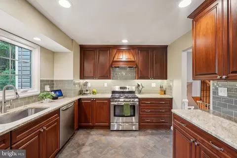 Kitchen - 6204 Bardu Ave, Springfield, VA 22152 photo 5 of 5