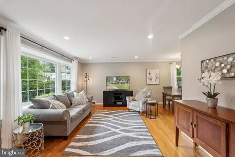 Living - 6204 Bardu Ave, Springfield, VA 22152 photo 2 of 3