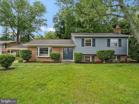 6218 Thornwood Dr, Alexandria, VA 22310