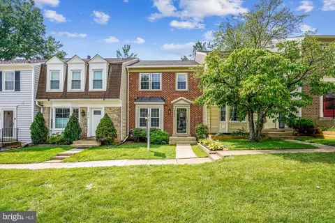 5521 Lakewhite Ct, Fairfax, VA 22032