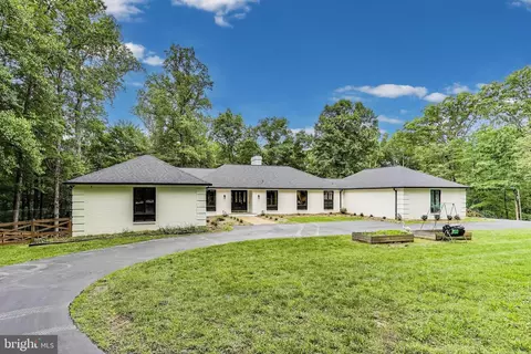 7007 Clifton Rd, Clifton, VA 20124
