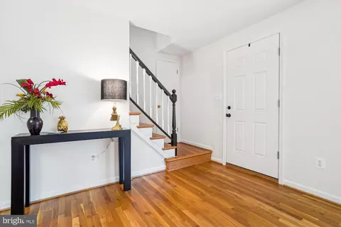 5420 Eastbourne Dr, Springfield, VA 22151 photo 3