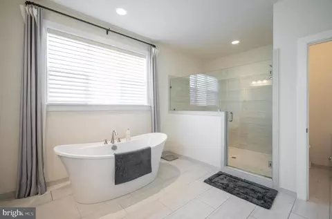 Bath - 6233 Mcconnell Ln, Springfield, VA 22153 photo 1 of 4