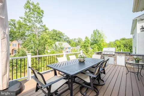 Exterior - 6233 Mcconnell Ln, Springfield, VA 22153 photo 4 of 12