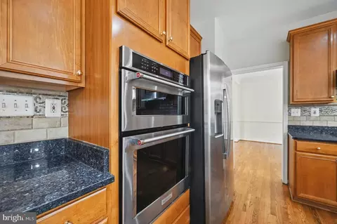 Kitchen - 10861 Hunter Gate Way, Reston, VA 20194 photo 3 of 5