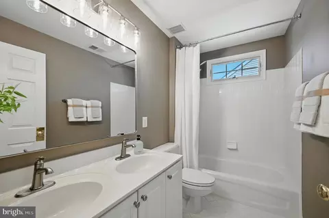 Bath - 10861 Hunter Gate Way, Reston, VA 20194 photo 6 of 8