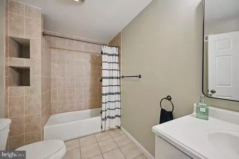 Bath - 10861 Hunter Gate Way, Reston, VA 20194 photo 8 of 8