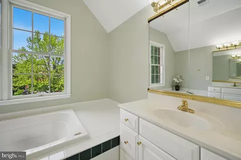 Bath - 10861 Hunter Gate Way, Reston, VA 20194 photo 4 of 8