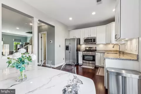 13512 Turquoise Ln, Herndon, VA 20170