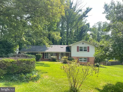 5023 Dodson Dr, Annandale, VA 22003