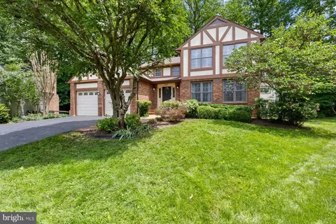 9300 Olivia Pl, Burke, VA 22015