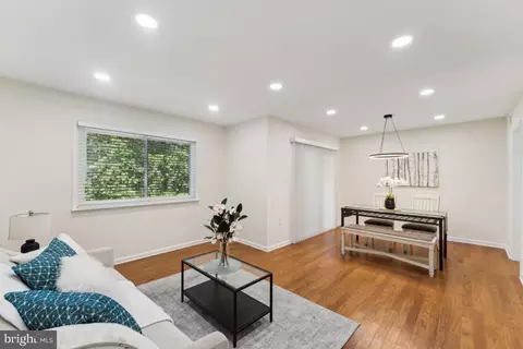 2362 Antiqua Ct, Reston, VA 20191 photo 5