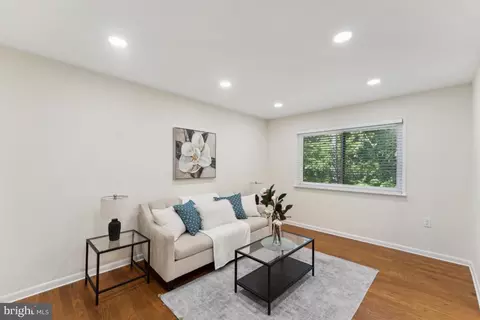 2362 Antiqua Ct, Reston, VA 20191 photo 4