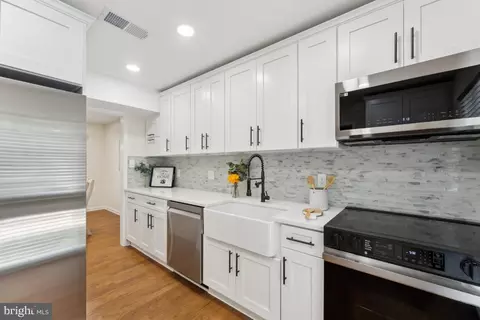 2362 Antiqua Ct, Reston, VA 20191 photo 13