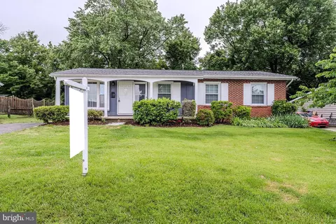 6728 Bowie Dr, Springfield, VA 22150