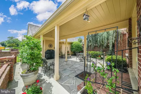 Exterior - 6631 Madison Mclean Dr, Mclean, VA 22101 photo 4 of 7