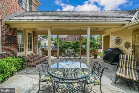 Exterior - 6631 Madison Mclean Dr, Mclean, VA 22101 photo 2 of 7