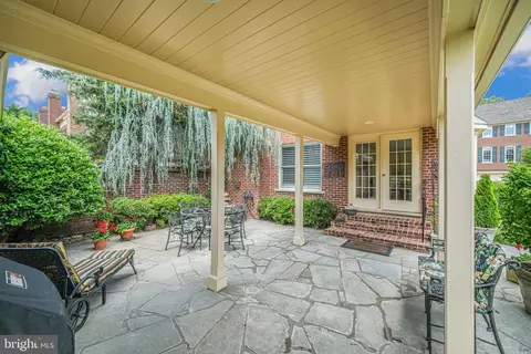 Exterior - 6631 Madison Mclean Dr, Mclean, VA 22101 photo 3 of 7