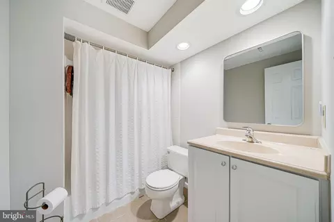 Bath - 6631 Madison Mclean Dr, Mclean, VA 22101 photo 5 of 5