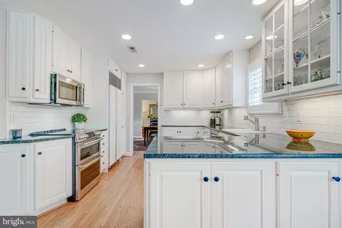 Kitchen - 6631 Madison Mclean Dr, Mclean, VA 22101 photo 4 of 5