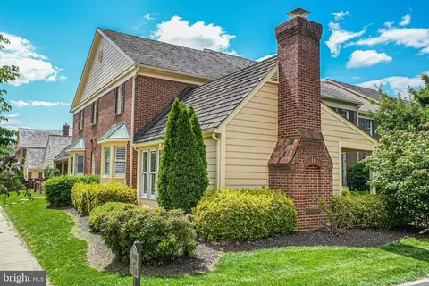 Exterior - 6631 Madison Mclean Dr, Mclean, VA 22101 photo 5 of 7