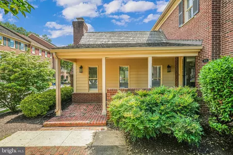 Exterior - 6631 Madison Mclean Dr, Mclean, VA 22101 photo 6 of 7