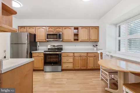 Entry Way - 2339 Millennium Ln, Reston, VA 20191 photo 2 of 4