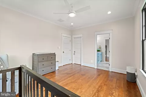 Entry Way - 6518 Beverly Ave, Mclean, VA 22101 photo 8 of 10