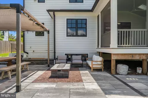 Exterior - 6518 Beverly Ave, Mclean, VA 22101 photo 13 of 15