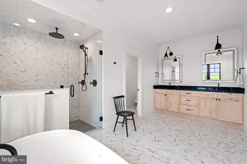 Bath - 6518 Beverly Ave, Mclean, VA 22101 photo 3 of 10