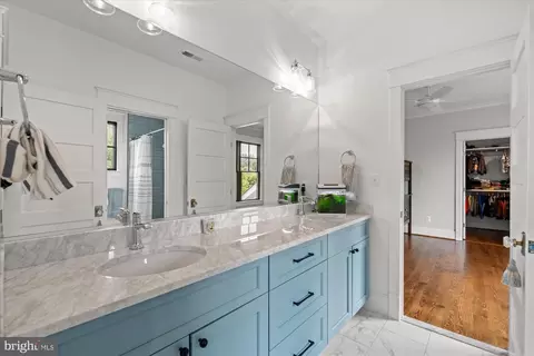 Bath - 6518 Beverly Ave, Mclean, VA 22101 photo 9 of 10