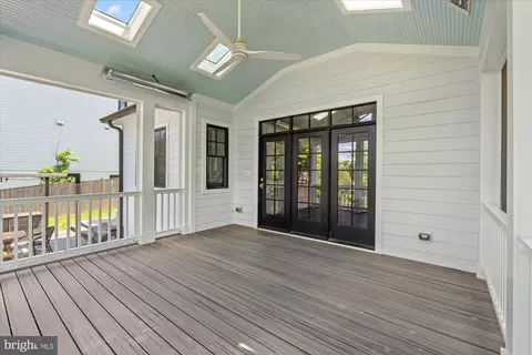 Exterior - 6518 Beverly Ave, Mclean, VA 22101 photo 8 of 15