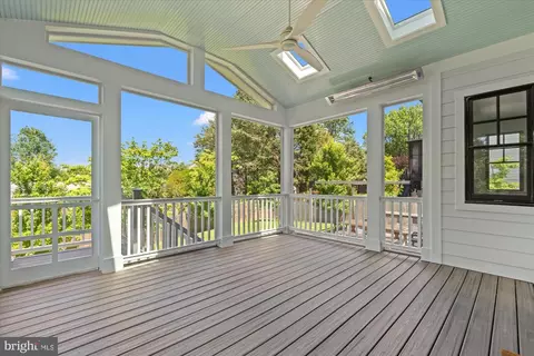 Exterior - 6518 Beverly Ave, Mclean, VA 22101 photo 7 of 15
