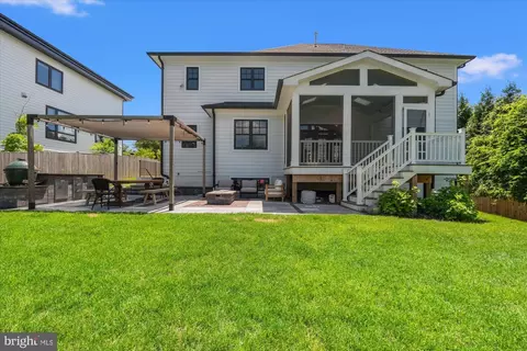 Exterior - 6518 Beverly Ave, Mclean, VA 22101 photo 5 of 15