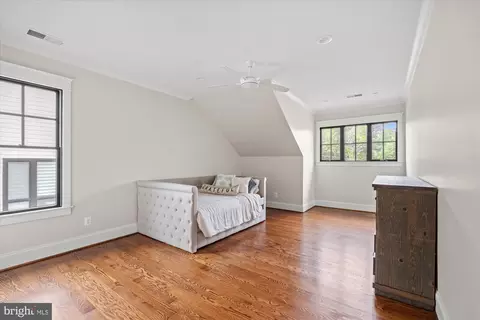 Bedroom - 6518 Beverly Ave, Mclean, VA 22101 photo 5 of 7