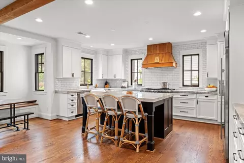 Kitchen - 6518 Beverly Ave, Mclean, VA 22101 photo 5 of 7