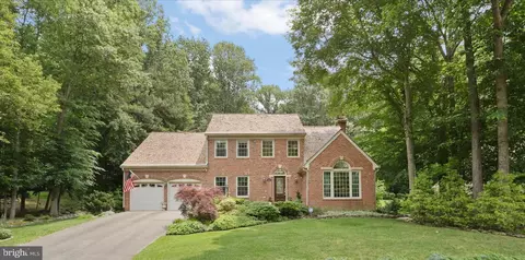 6805 Spout Ln, Fairfax Station, VA 22039