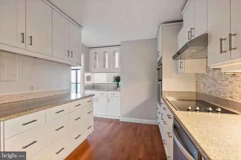 8380 Greensboro Dr #906, Mclean, VA 22102 photo 12
