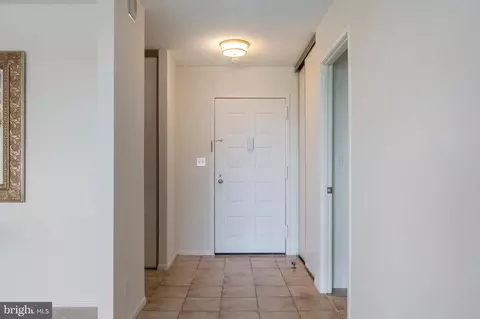 8380 Greensboro Dr #906, Mclean, VA 22102 photo 4