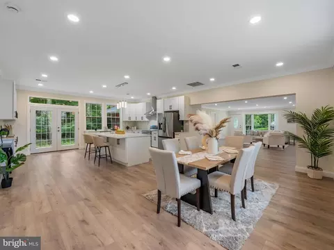 Dining - 5503 Blacksburg Rd, Springfield, VA 22151 photo 2 of 3