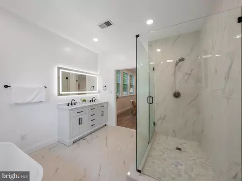 Bath - 5503 Blacksburg Rd, Springfield, VA 22151 photo 6 of 7