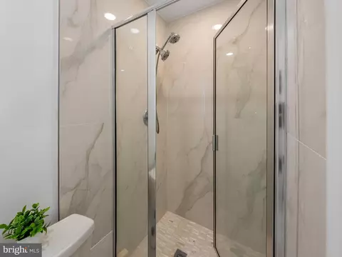 Bath - 5503 Blacksburg Rd, Springfield, VA 22151 photo 3 of 7