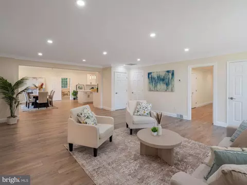 Living - 5503 Blacksburg Rd, Springfield, VA 22151 photo 2 of 3