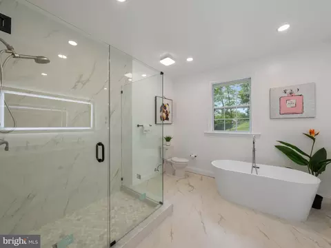 Bath - 5503 Blacksburg Rd, Springfield, VA 22151 photo 5 of 7