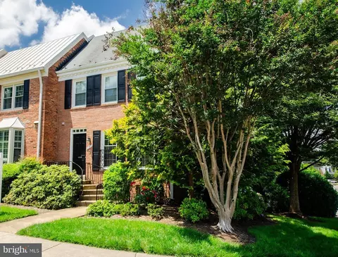 1148 Kensington Rd, Mclean, VA 22101