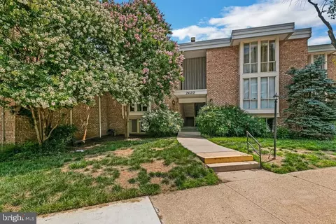 2622 Wagon Dr #319, Alexandria, VA 22303