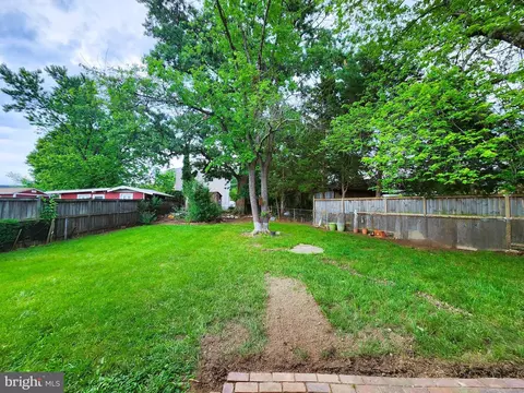 Exterior - 6029 Amherst Ave, Springfield, VA 22150 photo 2 of 3