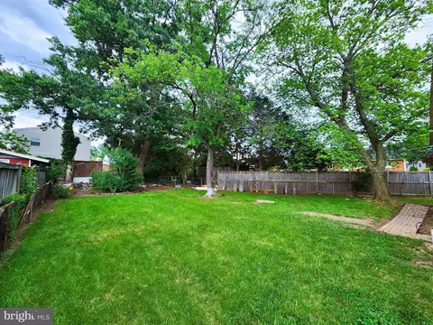 Exterior - 6029 Amherst Ave, Springfield, VA 22150 photo 1 of 3