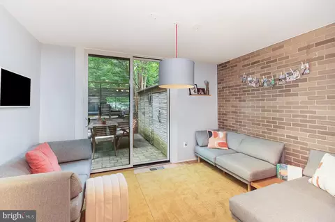 1690 Chimney House Rd, Reston, VA 20190 photo 8