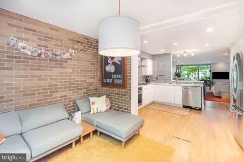 1690 Chimney House Rd, Reston, VA 20190 photo 9